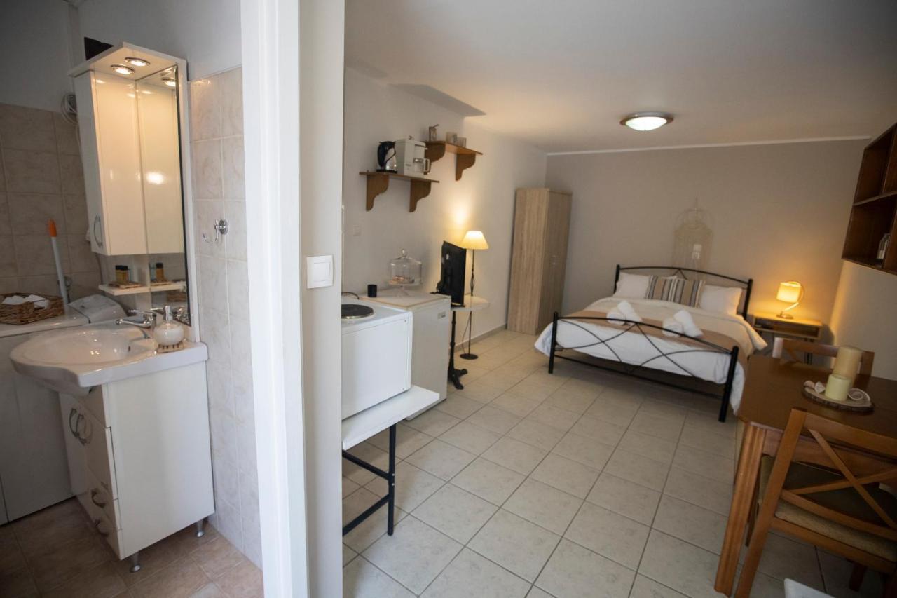 Syros Moments Apartment Ermoupoli Ngoại thất bức ảnh